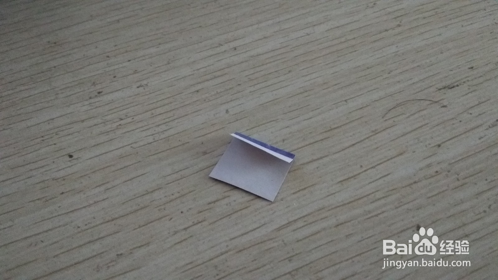 如何用一个长方形纸条做简易的中性笔的支架