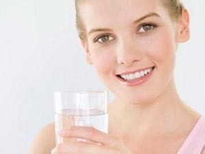 饭前应该喝水吗