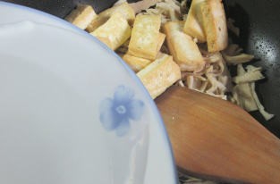 水笋烧老豆腐制作的步骤