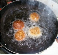 【年夜饭】2013年吉祥年夜饭四喜丸子怎么做