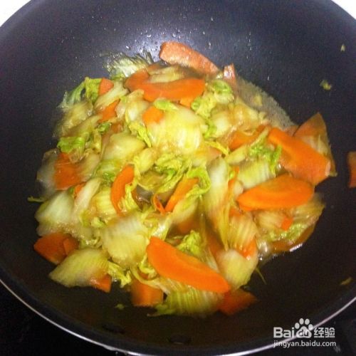 白菜炒胡萝卜素菜的家常做法