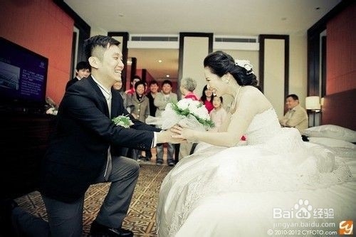 结婚时伴娘要做什么