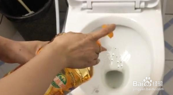 马桶堵了怎么办？