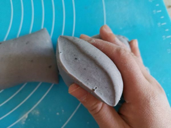 纯手工黑芝麻馒头