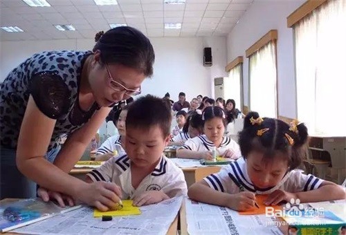 补习班的小孩不听话怎么办
