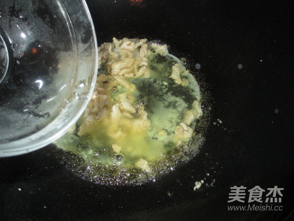 青番炒蛋清的做法