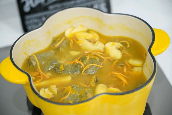 金汁鲍鱼松茸鸡汤