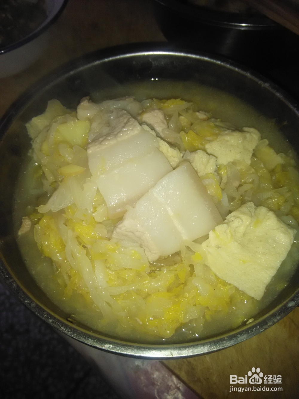 酸菜芯炖猪五花肉冻豆腐