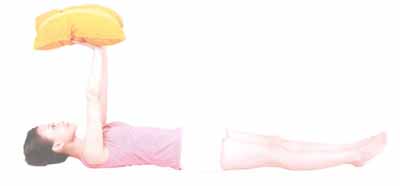 睡醒后扭动身体的瘦身小动作