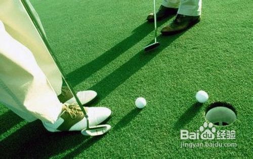 高尔夫如何调整推杆握杆