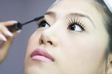 戴眼镜怎么化妆好看