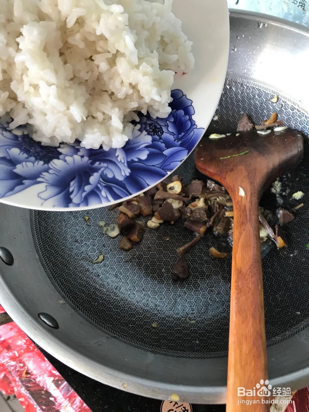 鸭干炒饭怎么做好吃