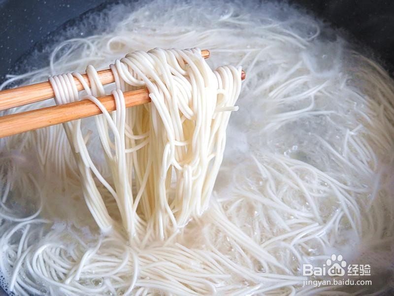 肉末炸酱面的家庭制作方法