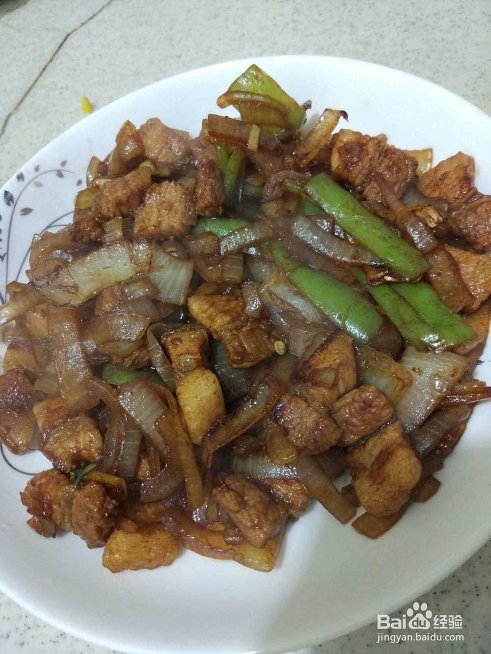 如何做洋葱炒肉。