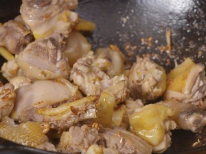 好吃到哭的酸豆角焖小公鸡