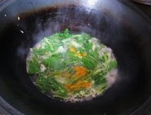 南瓜花小白菜汤