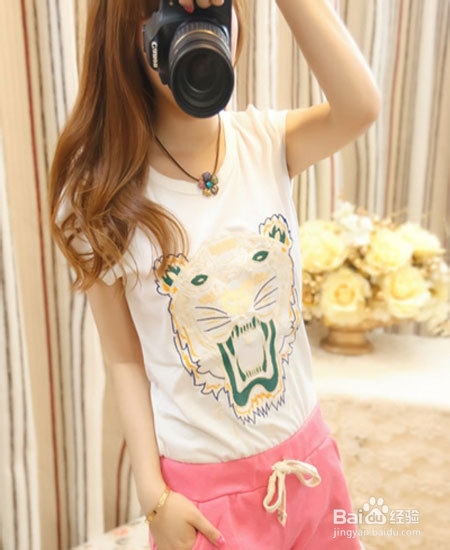 矮个女孩夏日穿衣首选背心+短裤 打造完美九头身