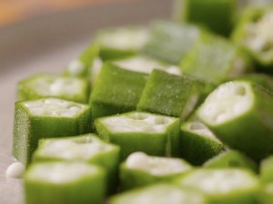 秋葵鸡丁的做法