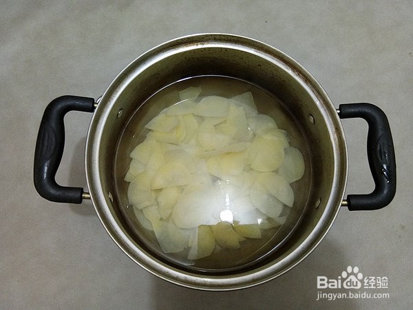 五花肉炒土豆片