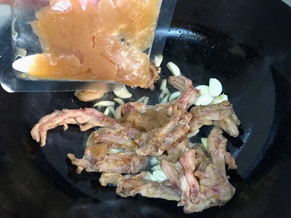 蒜香鸭掌#食光社干锅鸭#