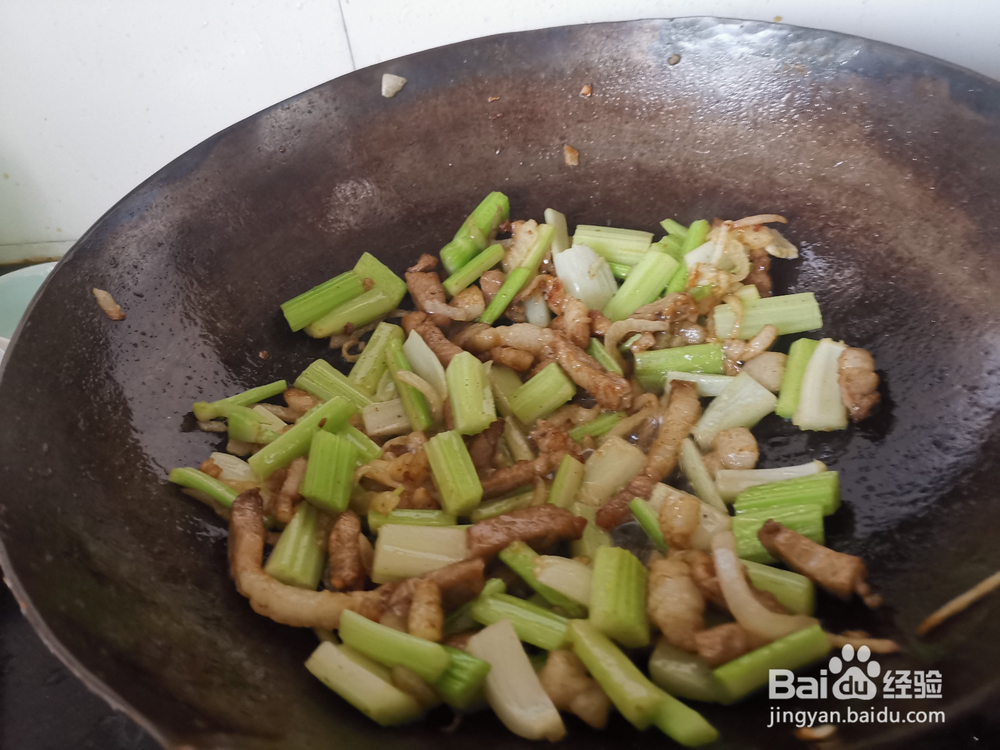 怎么做肉丝炒芹菜段