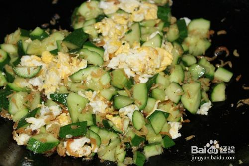 蓑衣黄瓜的做法和黄瓜虾皮炒鸡蛋的做法