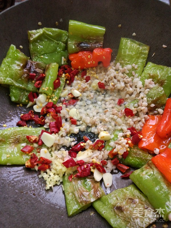 虎皮尖椒的做法