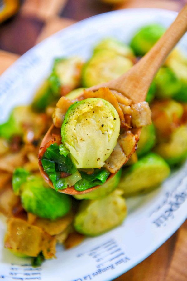 孢子甘蓝煎培根