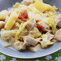 白菜炖冻豆腐