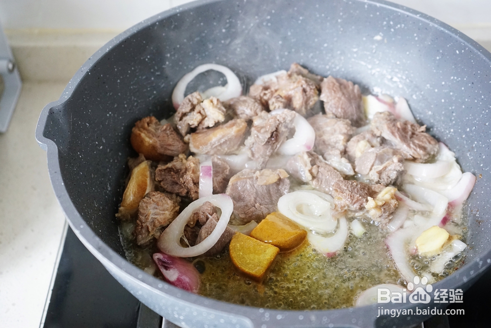 自己在家做咖喱牛肉饭