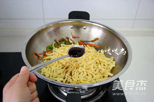 肉丝剪刀面的做法
