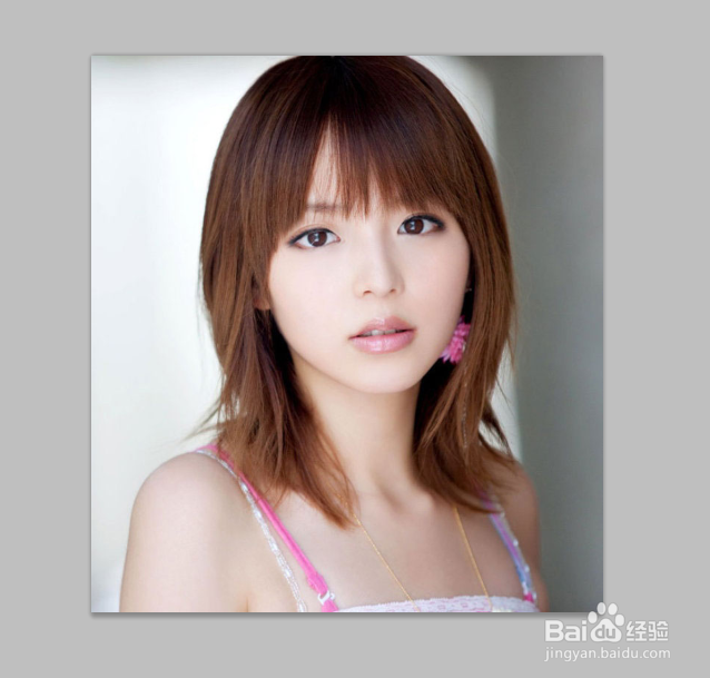 怎么用PS把图片上人物的眼睛放大？