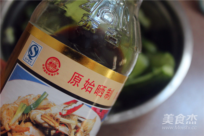 红椒拍黄瓜的做法