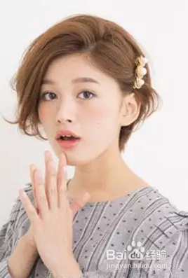 中短发这样打理,欧美明星范十足~