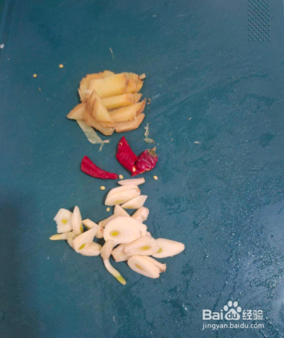 家常菜：腊排萝卜汤