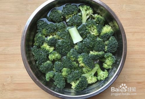 肉丝炒鲜鱿西兰花是怎么做的？家常教程