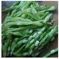猪肉加扁豆焖饼做法
