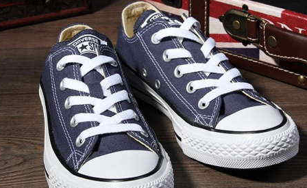 帆布鞋里面掉色怎么办啊