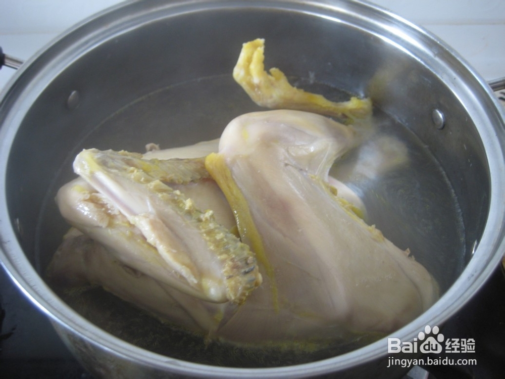 营养滋补的莲藕土鸡汤