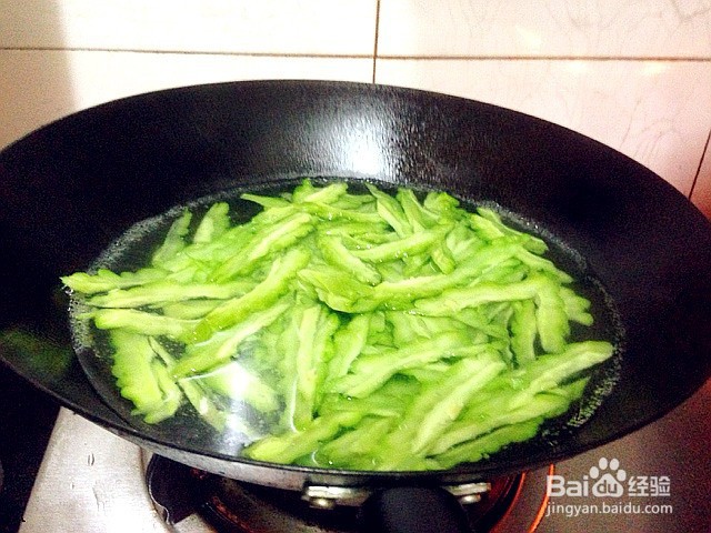 怎么做蒜片苦瓜?