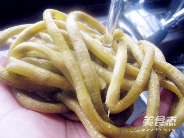 肉末酸豆角的做法