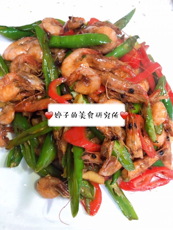 油爆尖椒小河虾