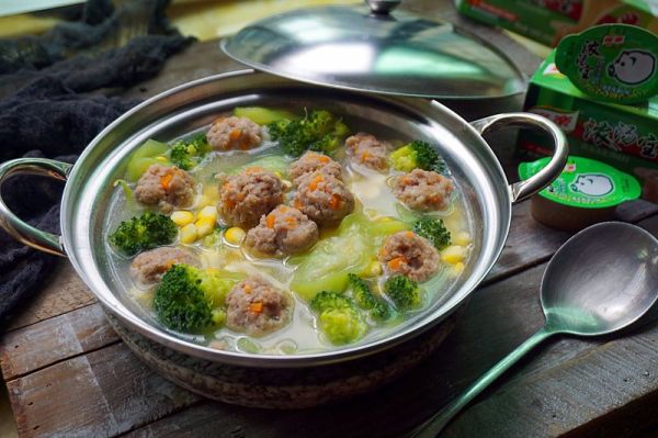 肉丸子杂蔬浓汤