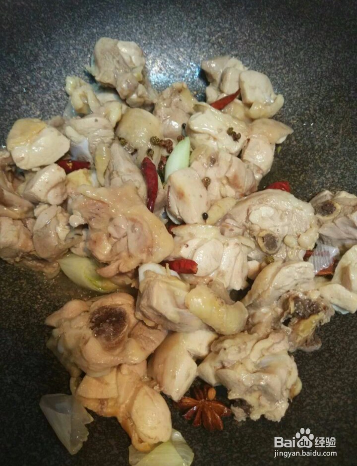 如何制作香辣啤酒鸡块?