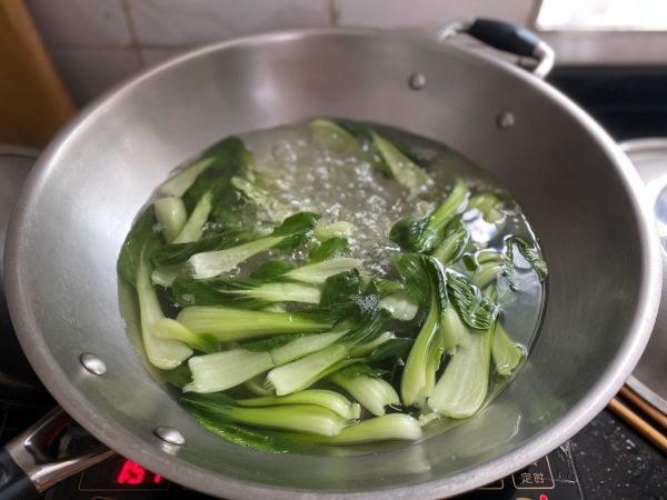 蔓越莓牛油果思慕雪