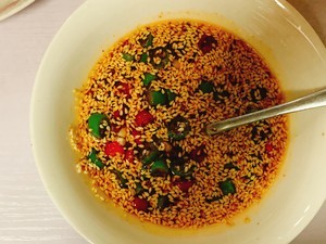 香菜拌皮蛋的做法