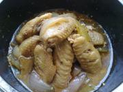 怎样自制蒜香鸡翅煲