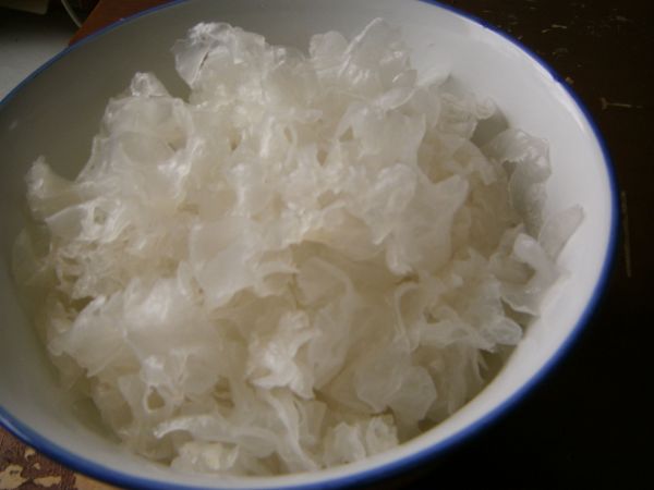 银耳莲子百合粥