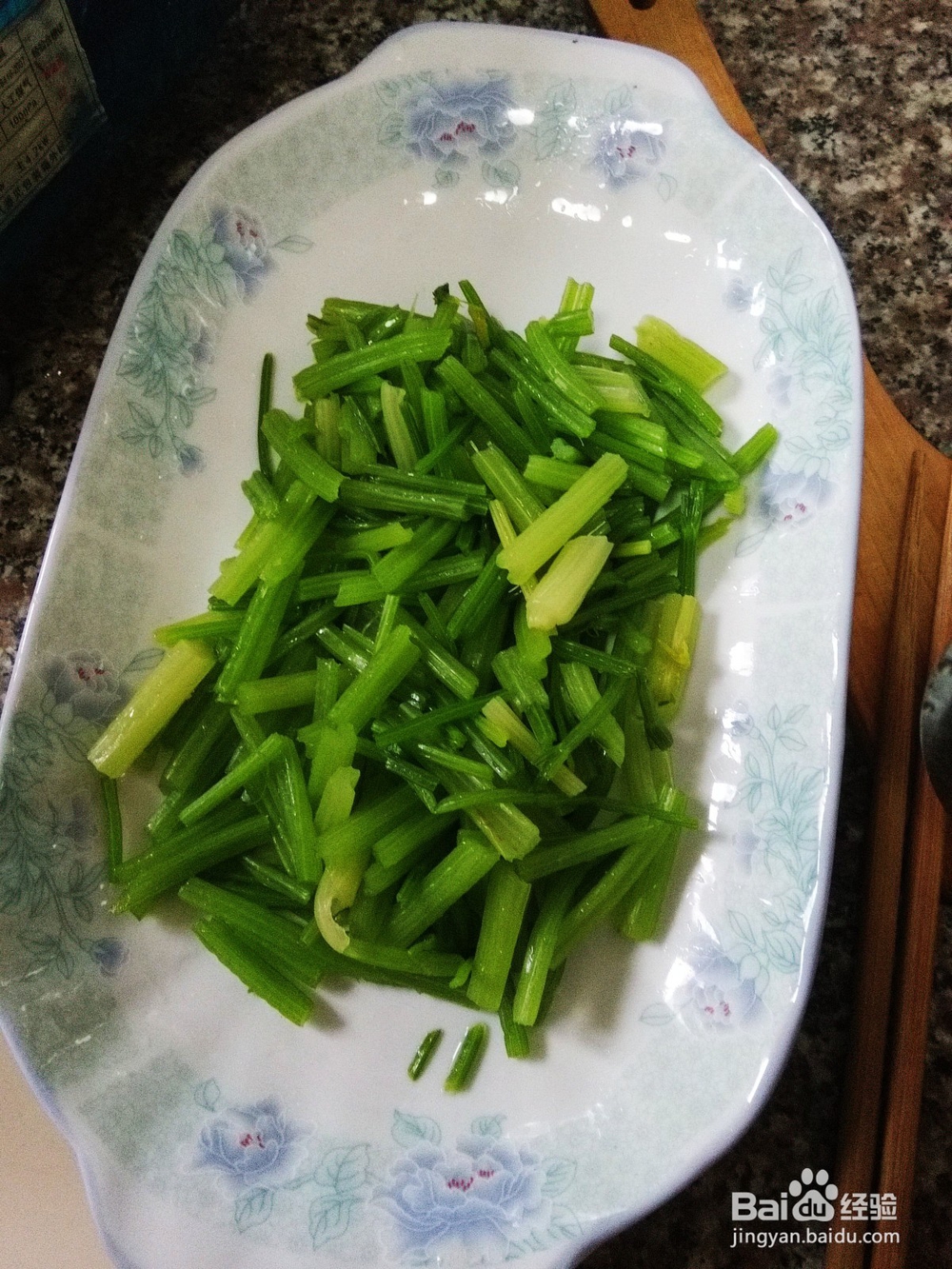 孕妇食谱-怀孕吃啥5海米蘑菇拌芹菜
