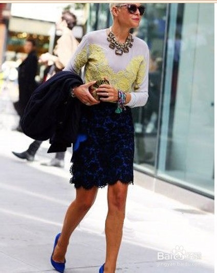 秋冬季节蕾丝裙的穿搭技巧